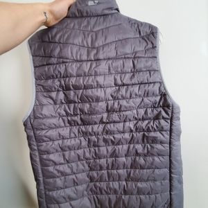 Vineyard Vines vest XS